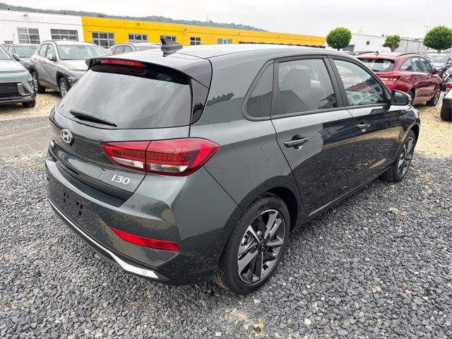 Hyundai / i30 / Grün / / / EDITION SHZ NAVI ALU LED RFK PDC