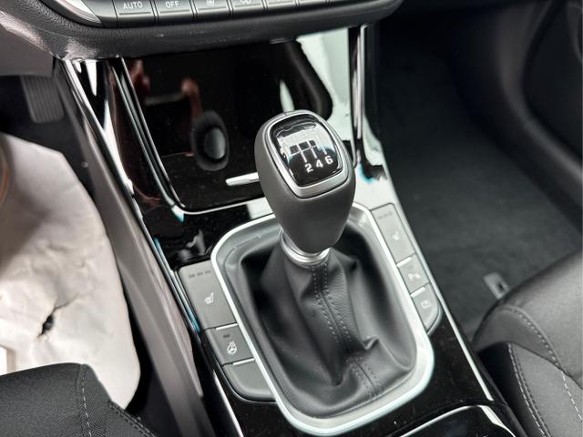 Hyundai / i30 / Grün / / / EDITION SHZ NAVI ALU LED RFK PDC