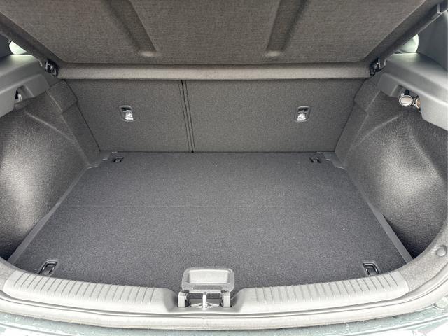 Hyundai / i30 / Grün / / / EDITION SHZ NAVI ALU LED RFK PDC