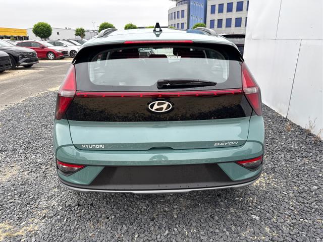 Hyundai / BAYON / Grün / / / DCT NAVI RFK PDC 