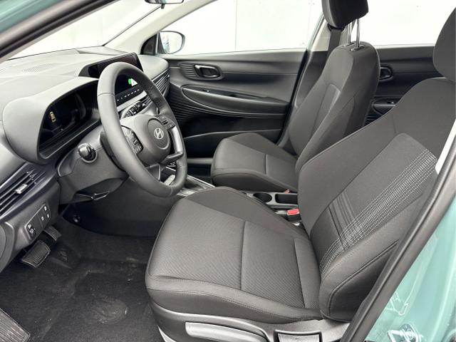 Hyundai / BAYON / Grün / / / DCT NAVI RFK PDC 