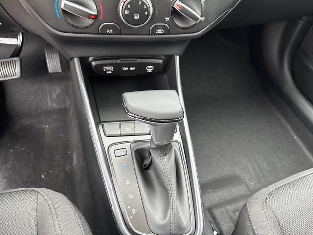 Hyundai / BAYON / Grün / / / DCT NAVI RFK PDC 