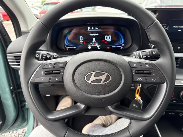 Hyundai / BAYON / Grün / / / DCT NAVI RFK PDC 