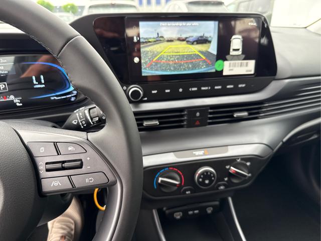 Hyundai / BAYON / Grün / / / DCT NAVI RFK PDC 