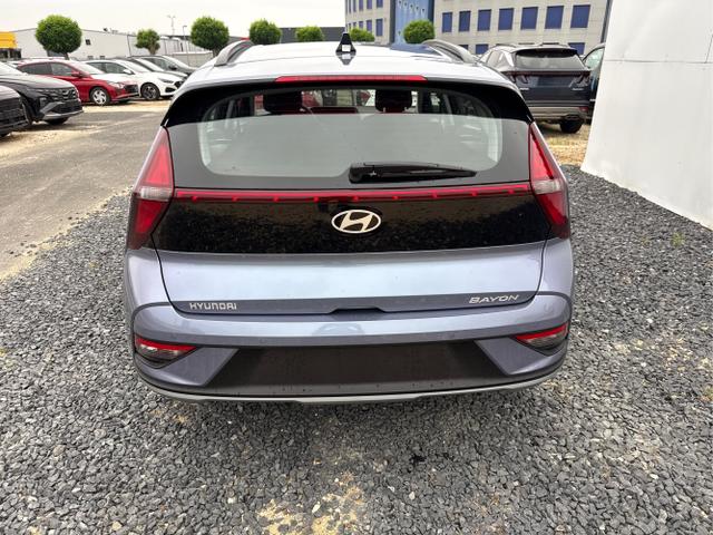 Hyundai / BAYON / Blau / / / DCT NAVI RFK PDC 