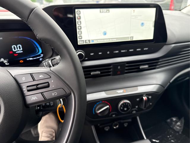 Hyundai / BAYON / Blau / / / DCT NAVI RFK PDC 
