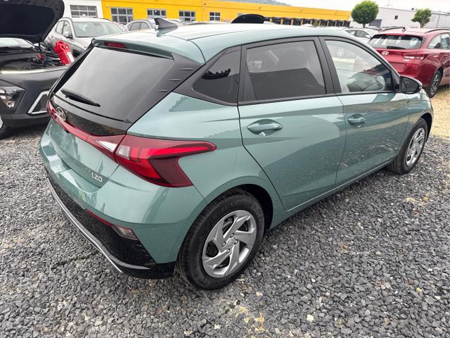 Hyundai / i20 / Grün / / / DCT WP KLIMAAUTOMATIK NAVI RFK TEMPOMAT