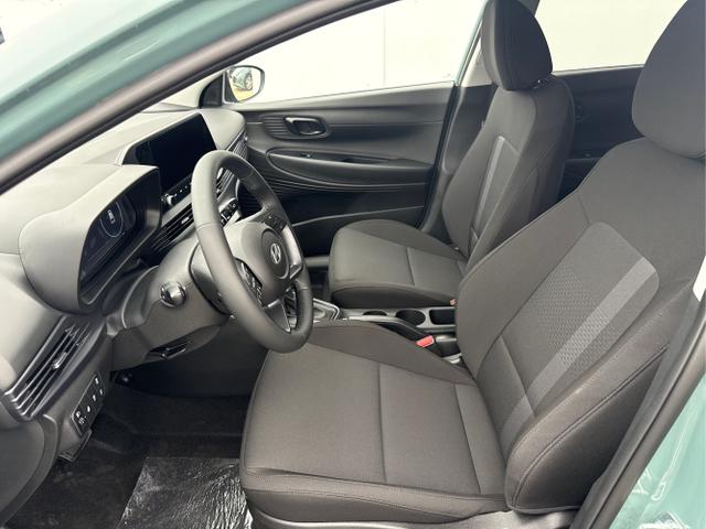 Hyundai / i20 / Grün / / / DCT WP KLIMAAUTOMATIK NAVI RFK TEMPOMAT