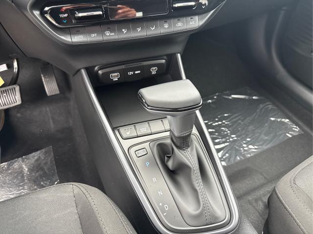 Hyundai / i20 / Grün / / / DCT WP KLIMAAUTOMATIK NAVI RFK TEMPOMAT