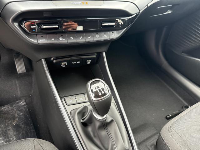 Hyundai / i20 / Grün / / / NAVI Klimaautomatik SHZ 