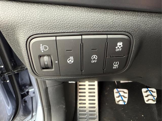 Hyundai / BAYON / Blau / / / SmartSense PLUS NAVI SHZ RFK PDC KLIMAAUTOMATIK