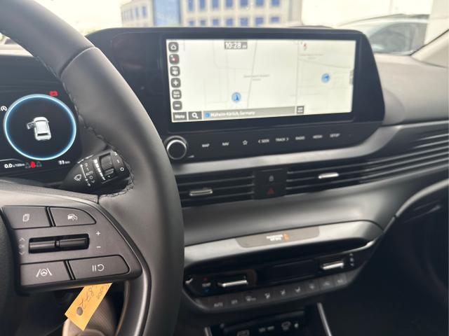 Hyundai / BAYON / Blau / / / SmartSense PLUS NAVI SHZ RFK PDC KLIMAAUTOMATIK