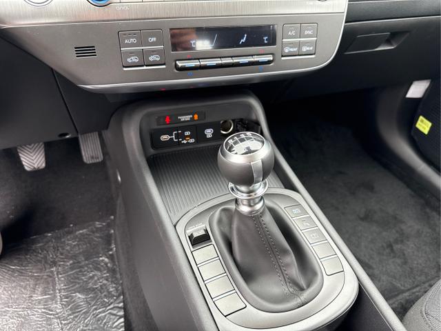 Hyundai / KONA / Grün / / / NAVI KLIMAAUTOMATIK PDC v+h RFK