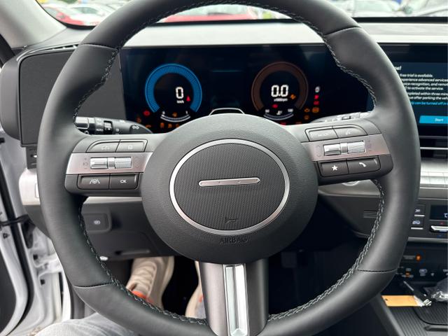 Hyundai / KONA / Weiß / / / NAVI KLIMAAUTOMATIK PDC v+h RFK