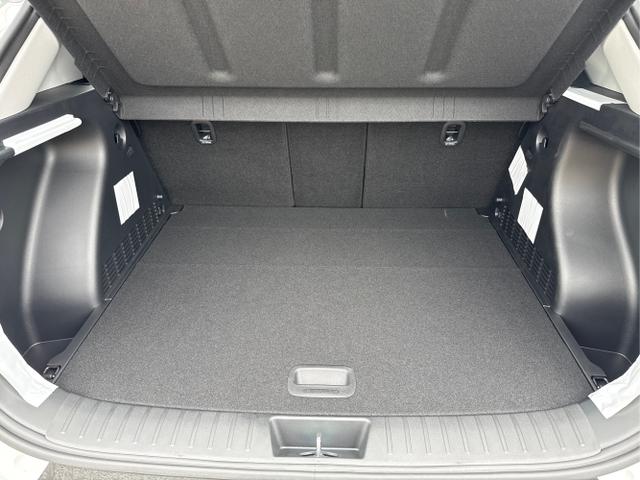 Hyundai / KONA / Weiß / / / NAVI KLIMAAUTOMATIK PDC v+h RFK