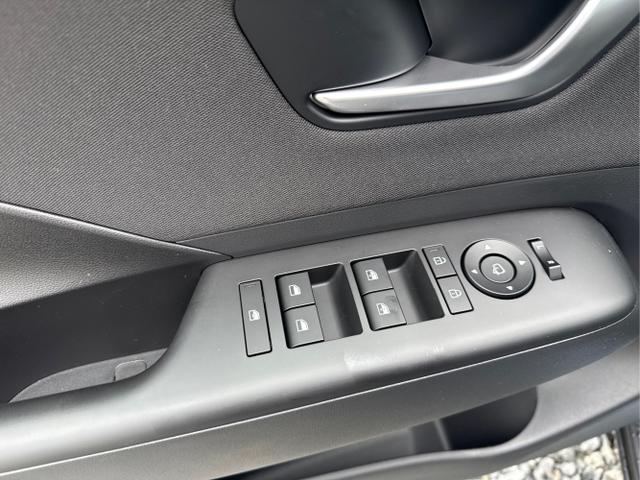 Hyundai / KONA / Blau / / / DCT ACC SHZ NAVI 18ALU 