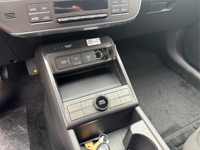 Hyundai / KONA / Blau / / / DCT ACC SHZ NAVI 18ALU 