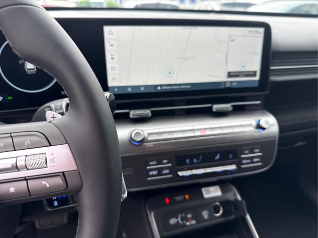 Hyundai / KONA / Blau / / / DCT ACC SHZ NAVI 18ALU 