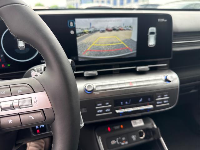 Hyundai / KONA / Blau / / / DCT ACC SHZ NAVI 18ALU 