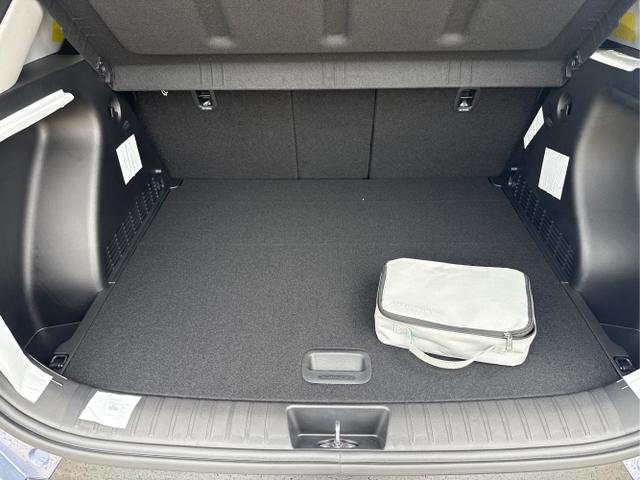 Hyundai / KONA / Blau / / / DCT ACC SHZ NAVI 18ALU 