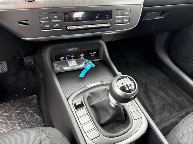 Hyundai / KONA / Grau / / / NAVI KLIMAAUTOMATIK PDC v+h RFK