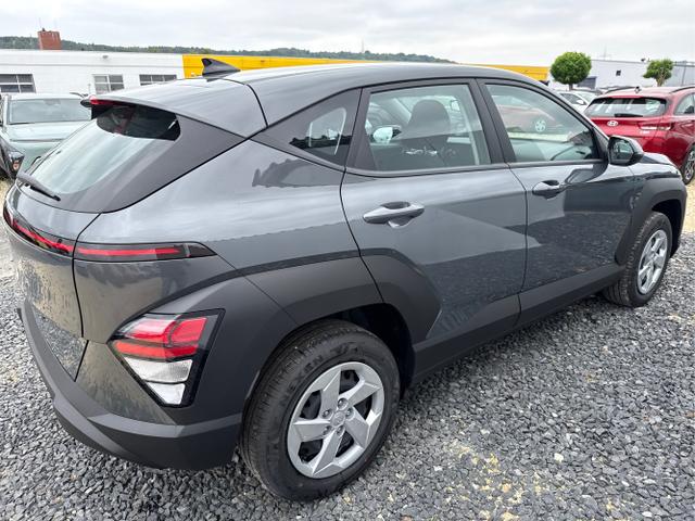 Hyundai / KONA / Grau / / / NAVI KLIMAAUTOMATIK PDC v+h RFK