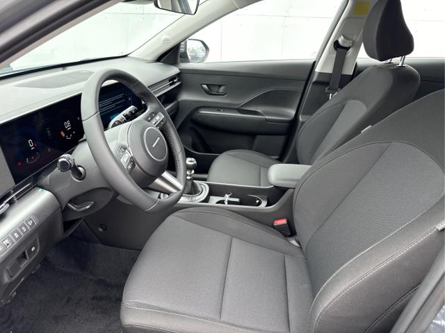 Hyundai / KONA / Grau / / / NAVI KLIMAAUTOMATIK PDC v+h RFK