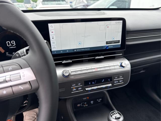 Hyundai / KONA / Grau / / / NAVI KLIMAAUTOMATIK PDC v+h RFK