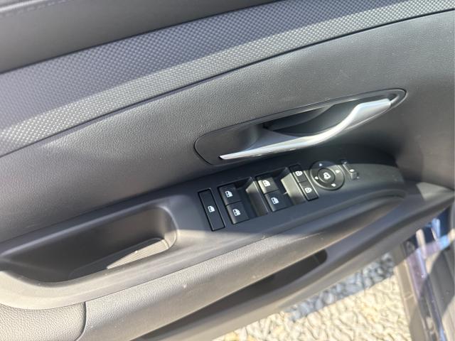 Hyundai / TUCSON / Blau / / / 18ALU SHZ NAVI