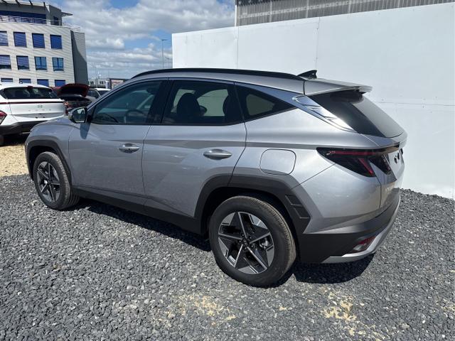 Hyundai / TUCSON / Silber / / / PANO SHZ v+h 18 ALU