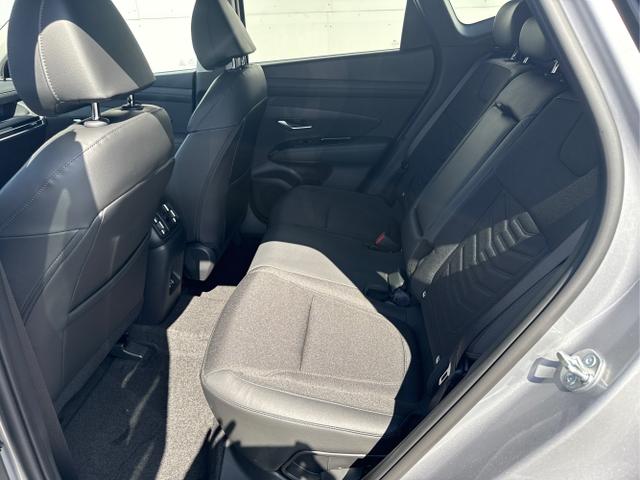 Hyundai / TUCSON / Silber / / / PANO SHZ v+h 18 ALU