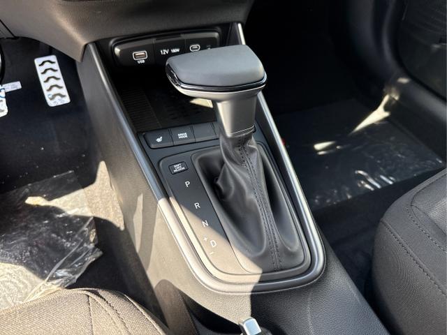 Hyundai / BAYON / Rot / / / DCT ACC SmartSense PLUS NAVI SHZ RFK PDC KLIMAAUTOMATIK