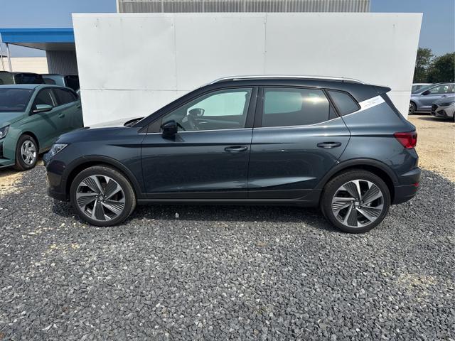 Seat / Arona / Grau / / / NAVI SHZ VOLL LED RFK PDC v+h 18ALU 