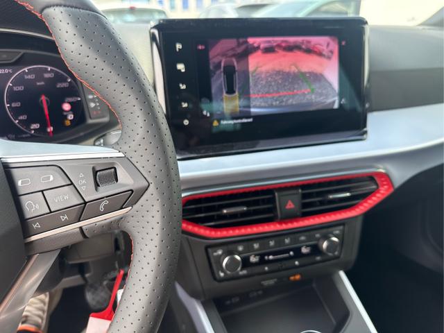 Seat / Arona / Grau / / / NAVI SHZ VOLL LED RFK PDC v+h 18ALU 