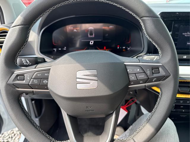 Seat / Arona / Weiß / / / RFK PDC v+h KLIMAAUTOMATIK