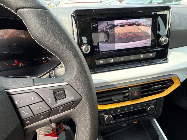 Seat / Arona / Weiß / / / RFK PDC v+h KLIMAAUTOMATIK