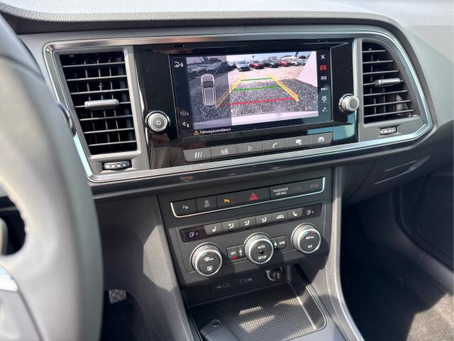 Seat / Ateca / Weiß / / / DSG BLACK PACK SHZ RFK ACC 