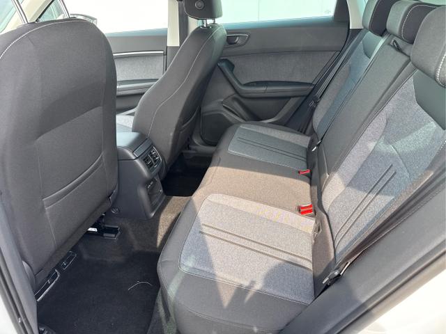 Seat / Ateca / Weiß / / / DSG BLACK PACK SHZ RFK ACC 