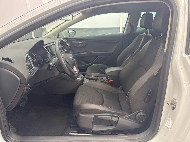 Seat / Leon / Weiß / / / 1.4 TSI DSG NAVI LED TEMPOMAT SHZ