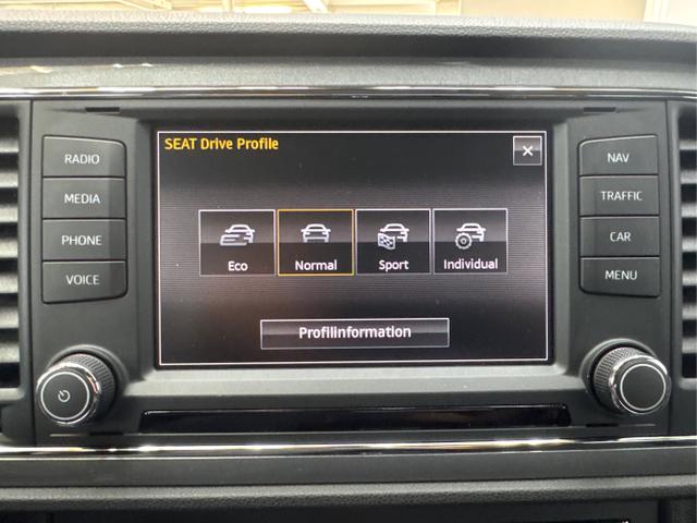 Seat / Leon / Weiß / / / 1.4 TSI DSG NAVI LED TEMPOMAT SHZ