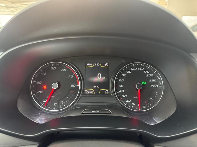 Seat / Leon / Weiß / / / 1.4 TSI DSG NAVI LED TEMPOMAT SHZ