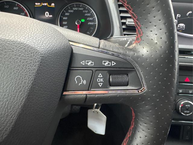 Seat / Leon / Weiß / / / 1.4 TSI DSG NAVI LED TEMPOMAT SHZ