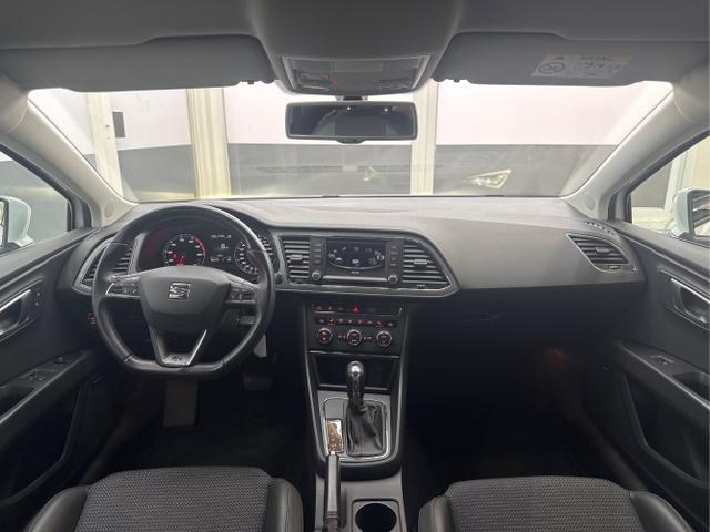 Seat / Leon / Weiß / / / 1.4 TSI DSG NAVI LED TEMPOMAT SHZ