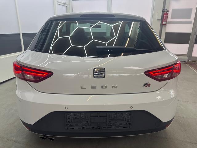 Seat / Leon / Weiß / / / 1.4 TSI DSG NAVI LED TEMPOMAT SHZ