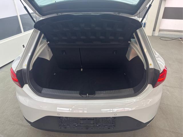 Seat / Leon / Weiß / / / 1.4 TSI DSG NAVI LED TEMPOMAT SHZ