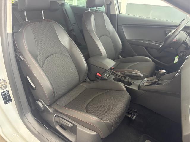 Seat / Leon / Weiß / / / 1.4 TSI DSG NAVI LED TEMPOMAT SHZ