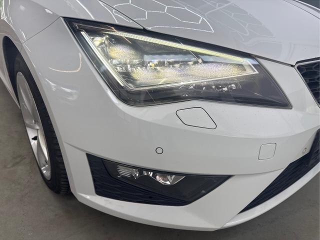 Seat / Leon / Weiß / / / 1.4 TSI DSG NAVI LED TEMPOMAT SHZ