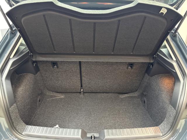 Seat / Ibiza / Blau / / / PDC ALU LED RADIO KLIMA EL.PAKET