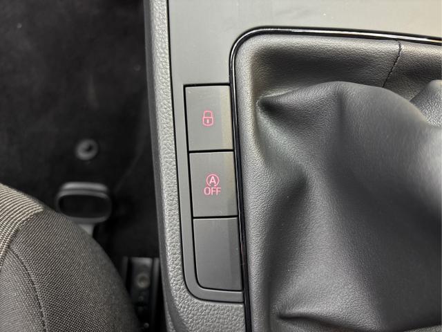 Seat / Ibiza / Blau / / / PDC ALU LED RADIO KLIMA EL.PAKET