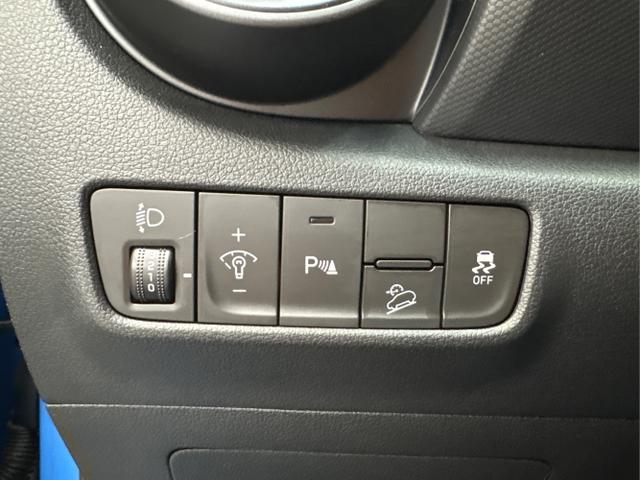 Hyundai / KONA / Blau / / / 6-Gang IMT NAVI KRELL SHZ RFK